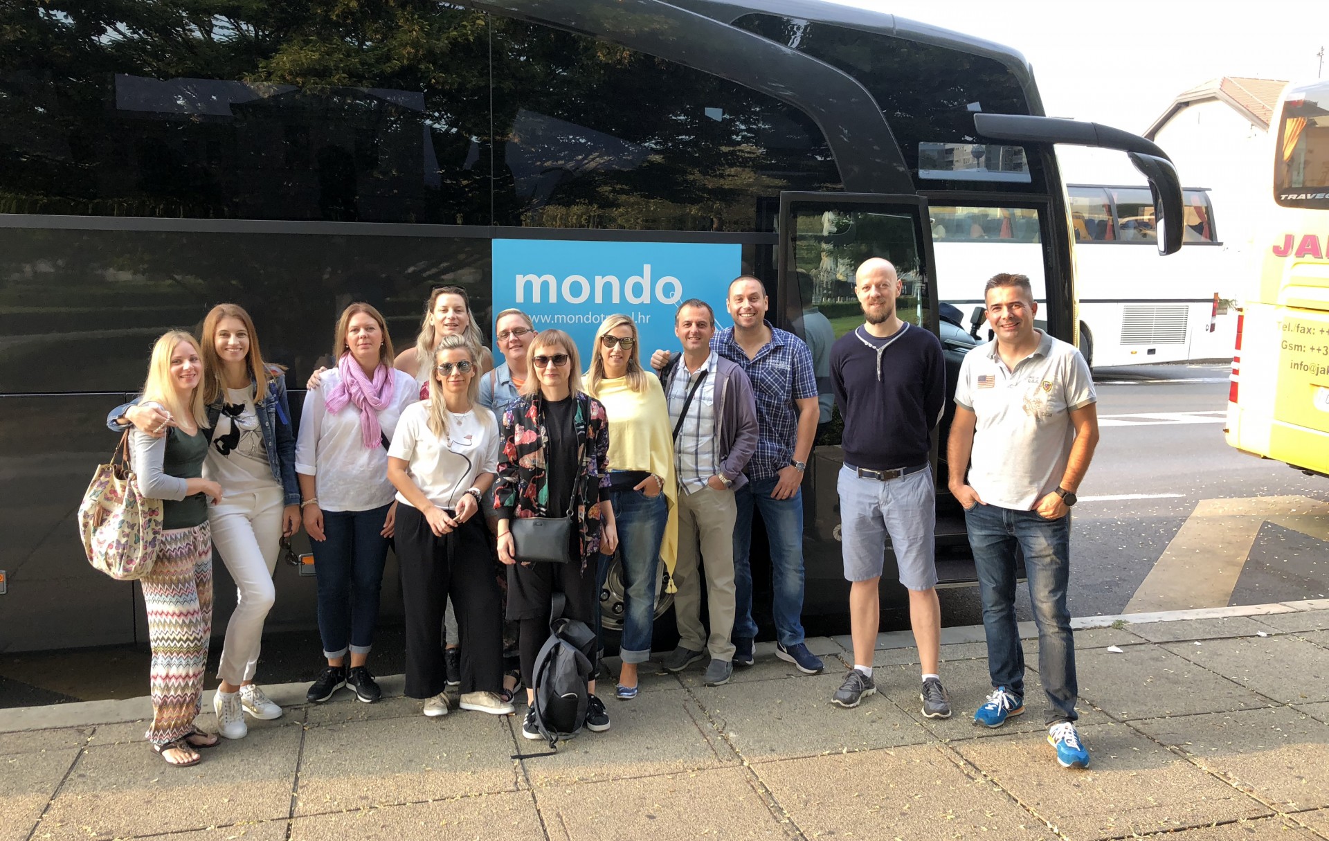 mondo travel hr